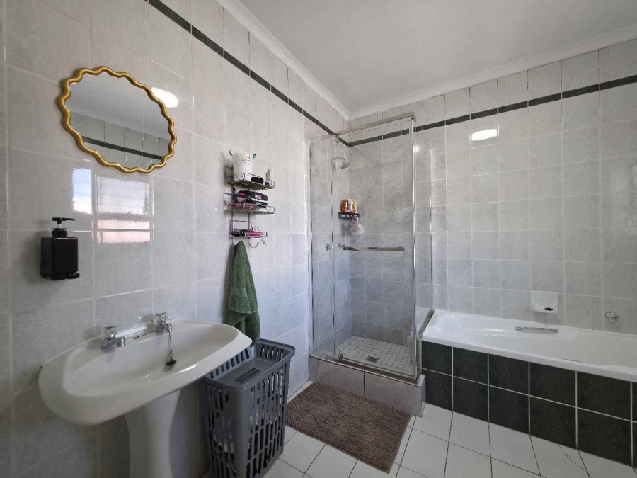 3 Bedroom Property for Sale in Welgelegen Western Cape